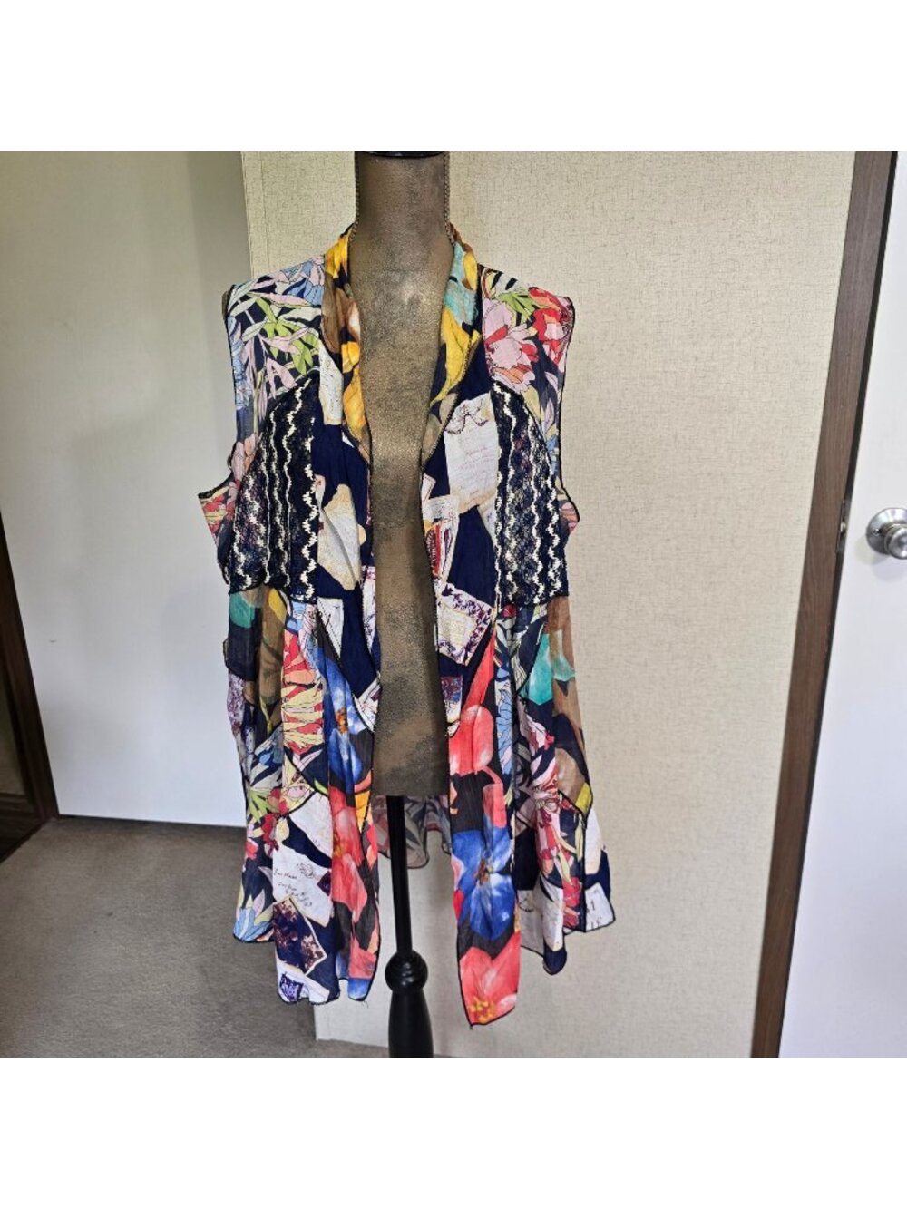 Soft Surroundings XL Sleeveless Open Cardigan Multicolor Floral Patchwork Knit